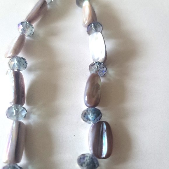 Lovely Abalone Shell and Crystal Bead 28" Necklace.  Iridescence. - Picture 11 of 14